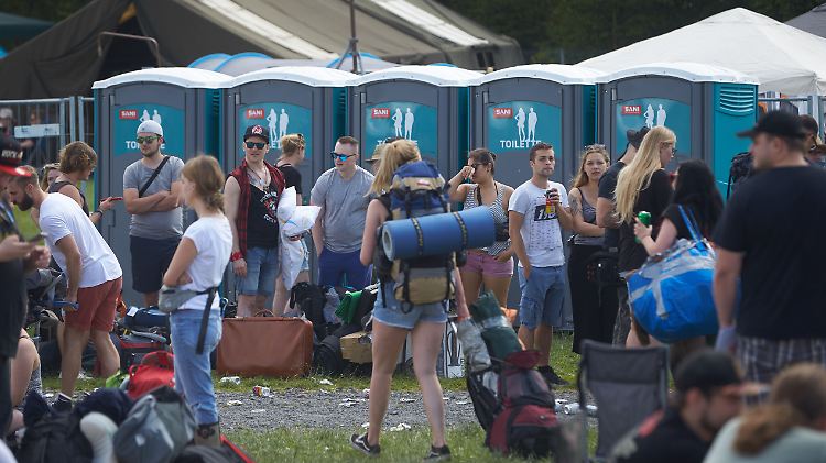 Etwa 800 mobile Toiletten befinden sich dieses Jahr auf dem Gelände vom "Rock am Ring".