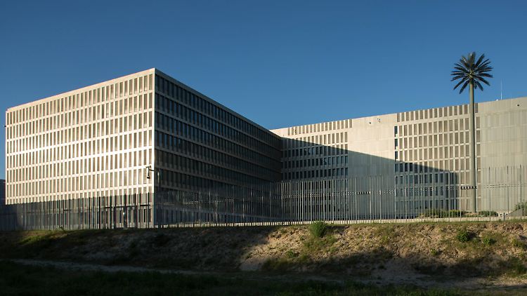 Die Zentrale des BND ist in Berlin, Daten zapft der Geheimdienst vorwiegend in Frankfurt ab - und darf das auch weiterhin.