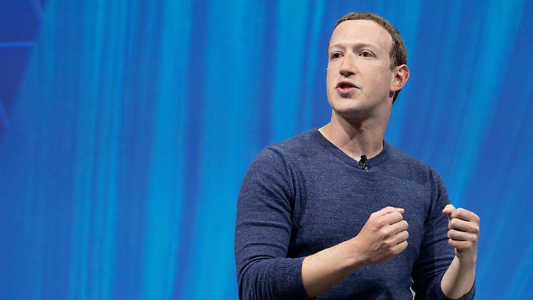 Zuckerberg kontrolliert das Unternehmen dank seiner Aktien mit mehr Stimmrechten - so haben Kritiker kaum eine Chance.