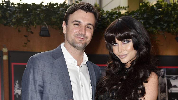 Mit ihrem Freund Felix Steiner zieht Micaela Schäfer ins "Sommerhaus der Stars".