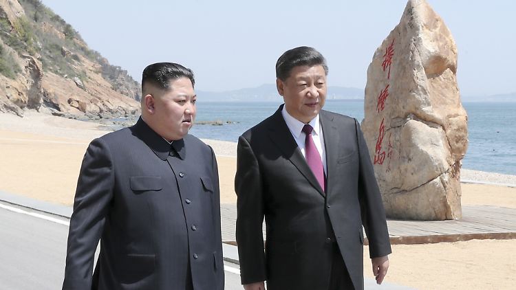 Xi Jinping (rechts) und Kim Jong-un bei ihrem zweiten Treffen in Dalian.