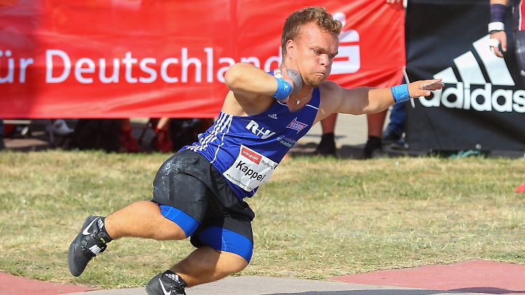 Niko Kappel ist der erste Kleinwüchsige, der im Kugelstoßen die 14-Meter-Marke übertroffen hat.