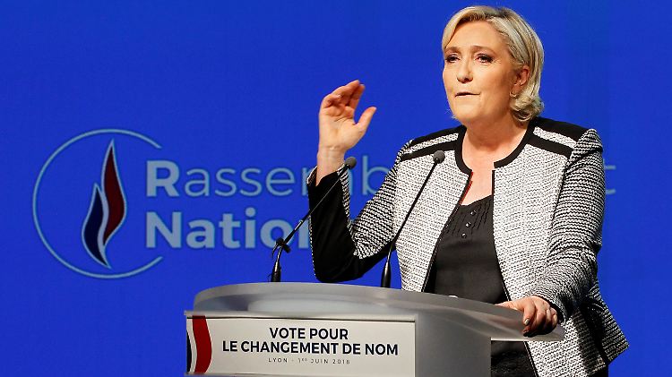 Marine Le Pen wirbt bei den Parteimitgliedern für die Umbenennung des Front National.