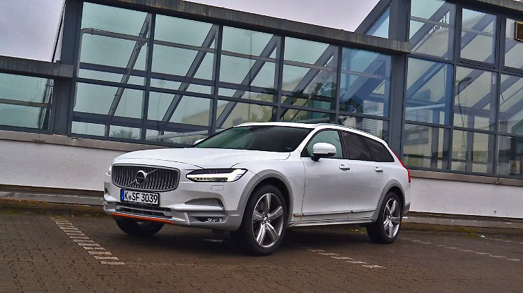 Als Ocean Race trägt der Volvo V90 Cross Country ein etwas anderes Kleid als die Normalvariante.