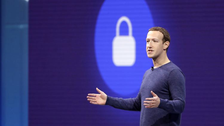 Mark Zuckerberg hat momentan gut damit zu tun, sein Unternehmen zu verteidigen.