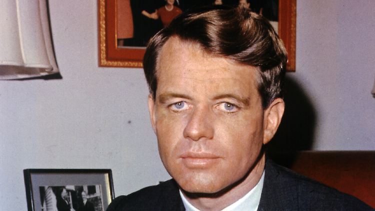 Robert Francis „Bobby“ Kennedy war der jüngere Bruder des ermordeten US-Präsidenten John F. Kennedy.