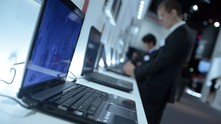 Für 32 Millionen Euro stößt Toshiba seine Laptop-Sparte ab.