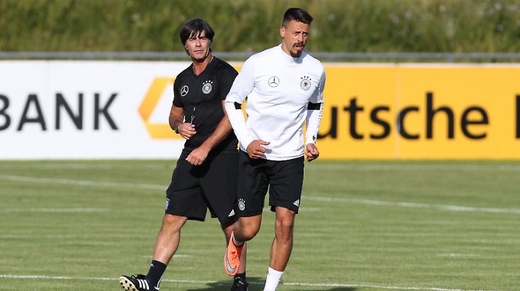 Zum Weglaufen - Sandro Wagner reagiert auf seine Nicht-Nominierung mit Abschied.
