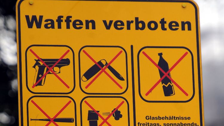 Waffenverbotszonen sind bislang nur an Orten möglich, wo es bereits Übergriffe gegeben hat.