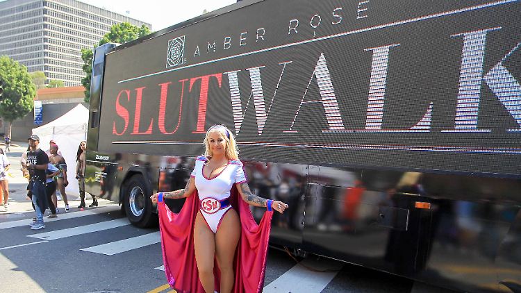 Veranstaltet inzwischen regelmäßig ihren "SlutWalk": Amber Rose (hier beim Marsch 2017).