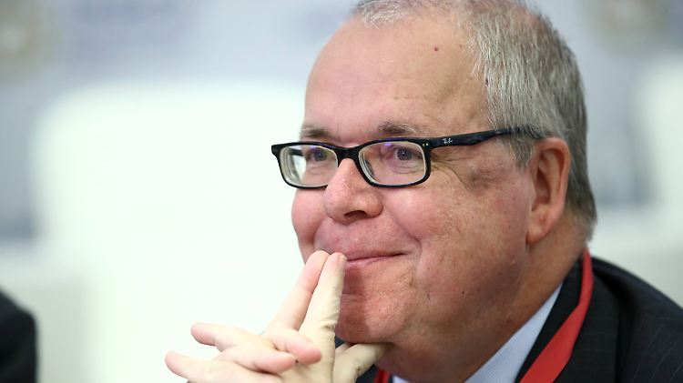 Vorstandschef Schäfer glaubt an einen Deal ohne Sonderprüfer.