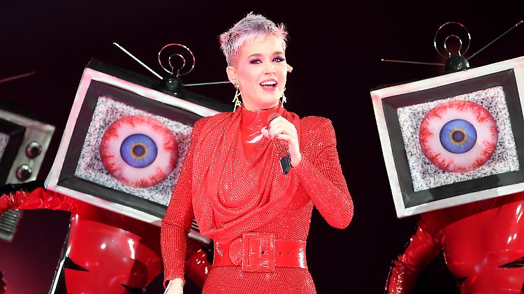 Farbenfroh: Katy Perry bei ihrem Konzert in Berlin.