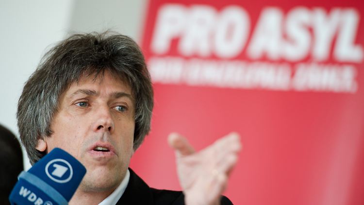 Pro-Asyl-Geschäftsführer Burkhardt sieht einen drohenden Zerfall von Europas Rechts- und Wertegemeinschaft.