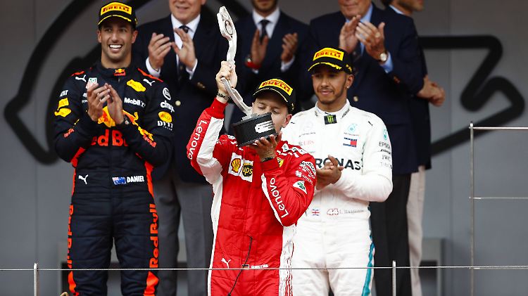 Drei im Kampf um die Krone: Daniel Ricciardo, Sebastian Vettel und Lewis Hamilton (v.l.) schenken sich nichts.