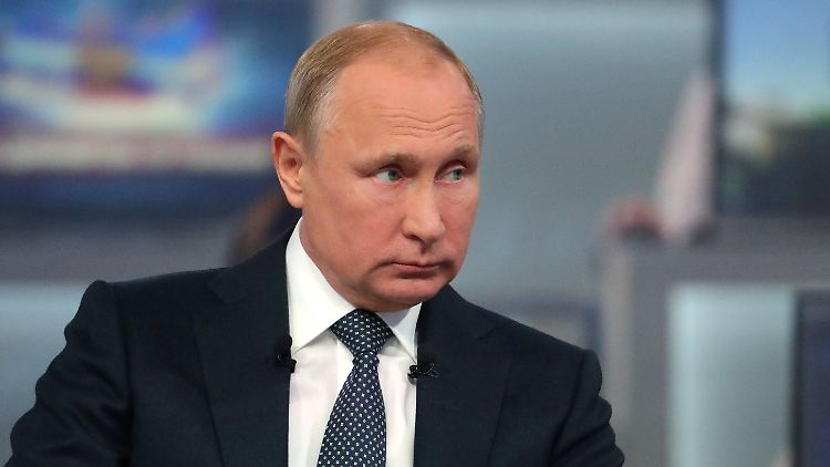 Der russische Präsident Putin bei der Live-Sendung "Direkter Draht".