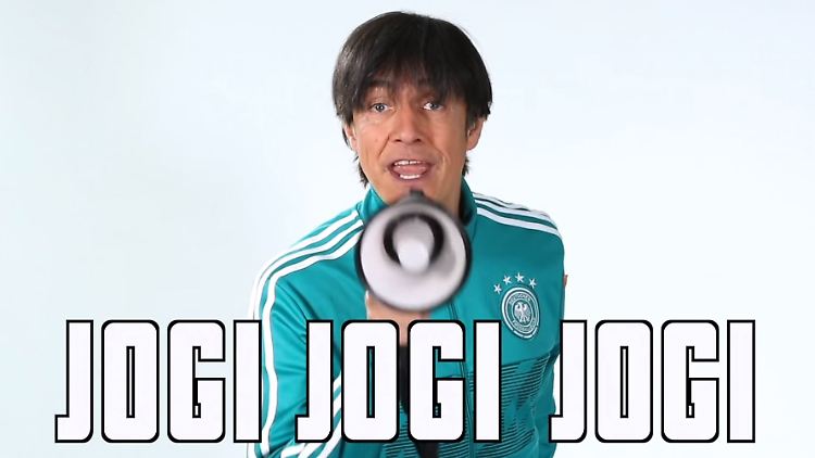 Das kann ja heiter werden - zum Beispiel mit Matze Knops musikalischem Beitrag zur WM.