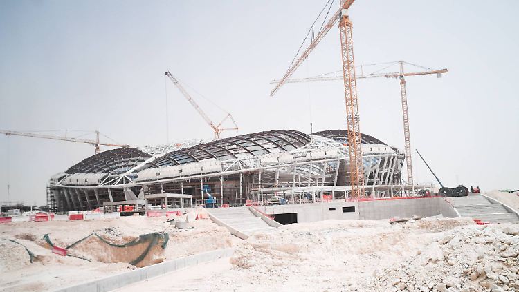 Die WM 2022 in Katar ist auch ohne Aufstockung schon eine riesige Baustelle.