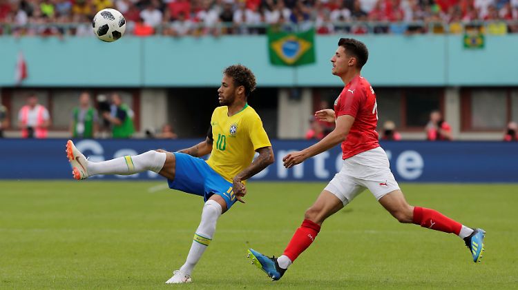 Zuschauen und staunen - Neymar und Brasilien zeigen sich gegen Österreich in Spiellaune.