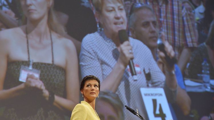Sahra Wagenknecht musste sich nach ihrer Rede direkter Kritik von den Delegierten stellen.