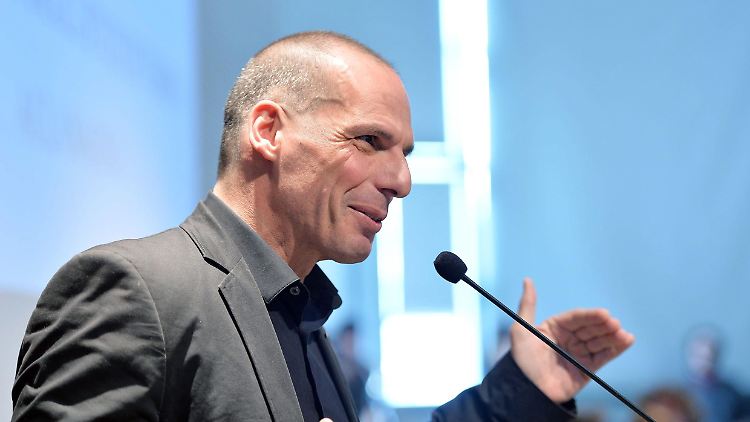 Varoufakis kämpft immer noch gegen die EU und die Troika.