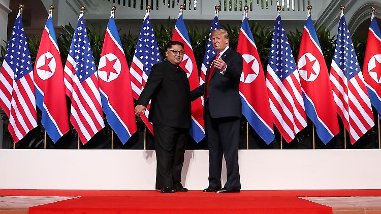 Historisches Aufeinandertreffen: Kim Jong Un und Donald Trump.