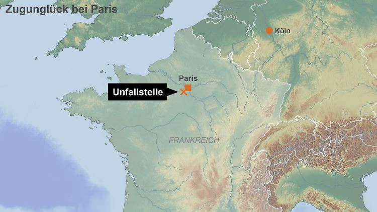 Unfallstelle am Stadtrand von Paris: Am frühen Morgen befanden sich nur wenige Berufspendler im Zug.
