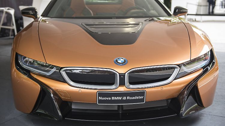BMW i8 Roadster bei der Turin Motor Show 2018.