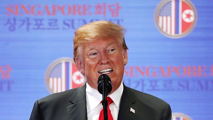 Trump gab die Pressekonferenz nach dem Treffen mit Kim.
