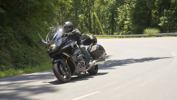 Mit der BMW K 1600 Grand America auf dem Blue Ridge Parkway in South Carolina, USA.