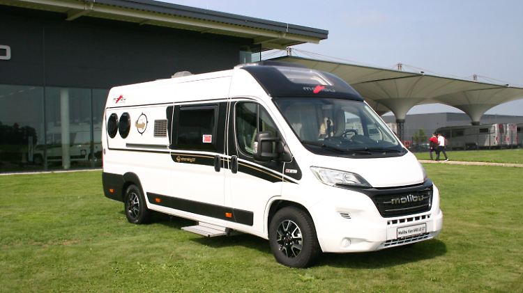 Der Malibu Van Charming GT soll die Vorzüge eines kompakten Komfort-Campingbusses mit dem Raumgefühl eines teil- oder voll integrierten Reisemobils vereinen.