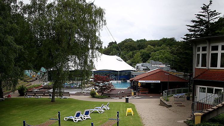 Schon im Parkbad von Velbert hatte die Gruppe das Mädchen und seine Freundinnen belästigt.