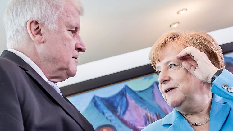 Heute Abend treffen Seehofer und Merkel sich, um den Streit auszuräumen.