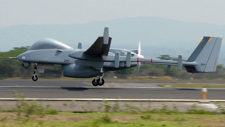Bald mietet die Bundeswehr bewaffnungsfähige Drohen an.