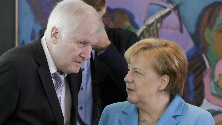 Seehofer und Merkel wollen sich noch am Mittwochabend treffen.