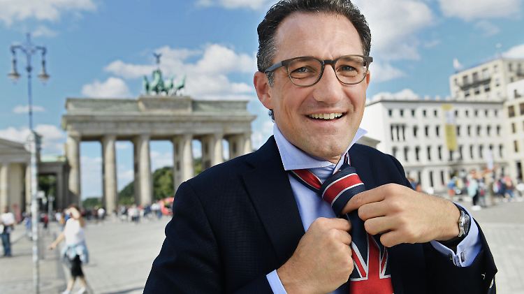 Peter Littger beschäftigt sich seit Jahren mit seiner Lieblingsfremdsprache und mit der der Deutschen.