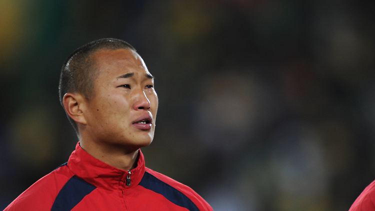 Jong Tae-se weint vor Anpfiff.