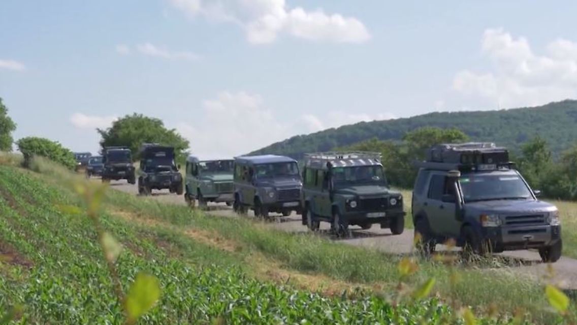 landrover.JPG