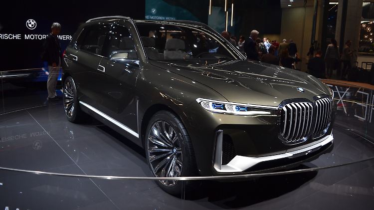 So präsentierte sich die Studie des BMW X7 auf der IAA in Frankfurt im vergangenen Jahr.