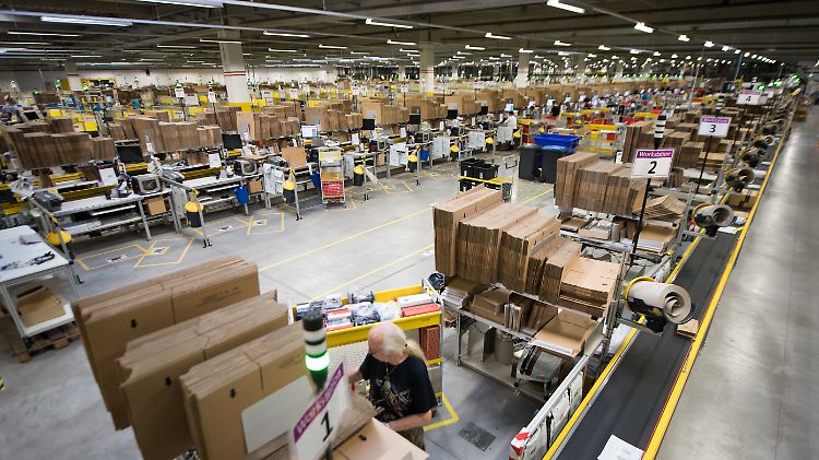 Da jede Rücksendung Kosten verursacht, sind die Unternehmen bemüht, die Zahl der Retouren nicht ins Unermessliche steigen zu lassen.