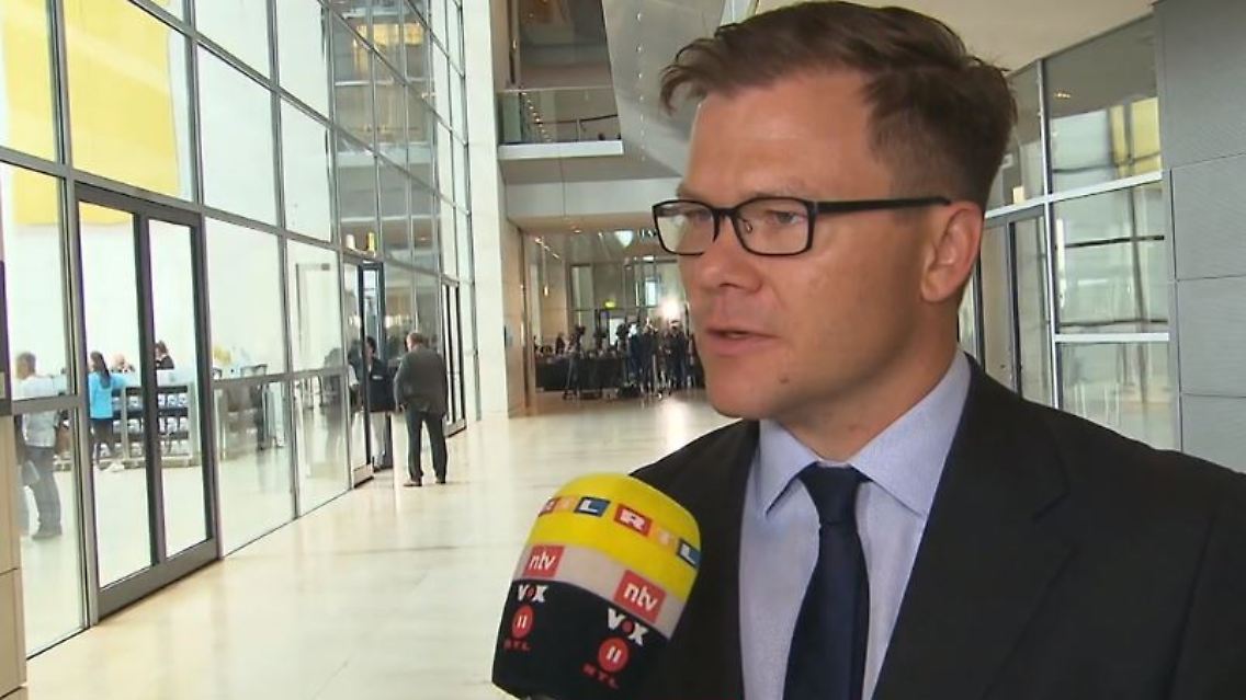 schneider.JPG