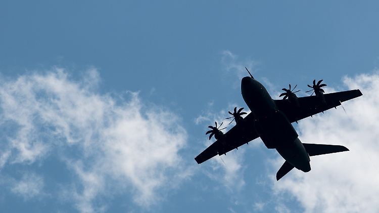 Immer wieder hat die Bundeswehr mit Ausrüstungsmängeln zu tun, etwa mit Problemen beim Transportflugzeug A400 M.