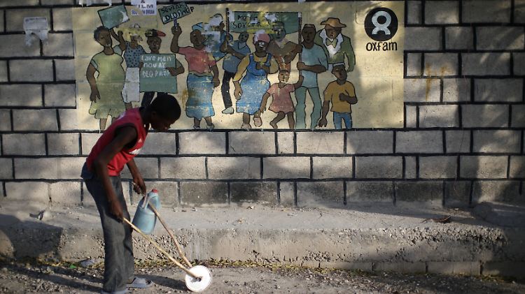 In Haiti sollen Oxfam-Mitarbeiter regelrechte Massenorgien veranstaltet haben.