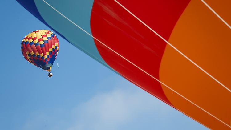 Die Ballonfahrer verunglückten gegen neun Uhr abends, als sie in ein Unwetter gerieten (Symbolfoto). 