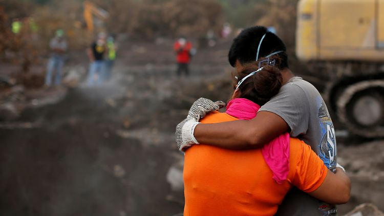 Vergebliche Suche in Guatemala: Der Vulkan forderte zahlreiche Todesopfer.
