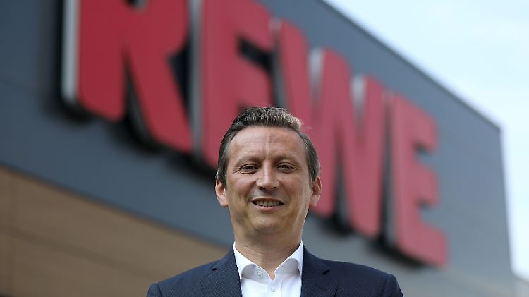 "Wenn alles gut läuft für die deutsche Mannschaft" bei der WM, kann sich Rewe-Manager Lionel Souque über einen höheren Umsatz freuen.