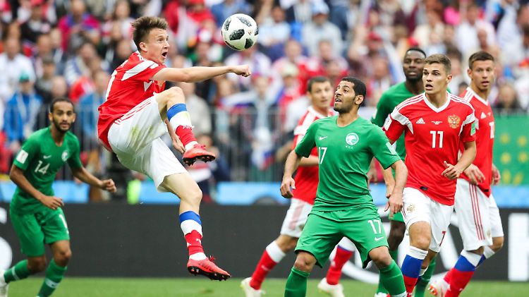 Versetzt Freund und Feind in Staunen: Alexandr Golovin peilt schon jetzt einen russischen Scorer-Rekord an.