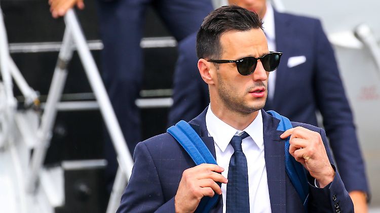 Kaum angereist, schon wieder auf dem Rückflug: Nikola Kalinic gehört nicht mehr zum kroatischen WM-Kader.