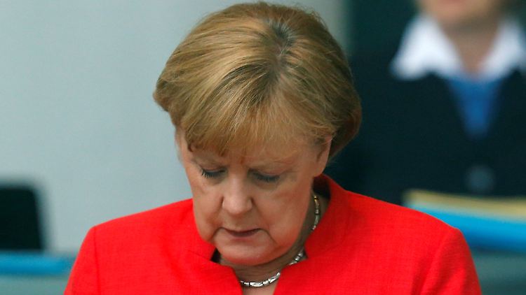 Der Druck nimmt zu: Die nächsten zwei Wochen muss Angela Merkel nutzen, um ihre fragile Koalition zu retten.
