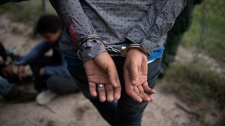 Unter Trump sitzen viel mehr Einwanderer ohne Aufenthaltsgenehmigung in Abschiebegefängnissen als zuvor.
