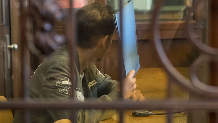Der 19-jährige Syrer auf der Anklagebank in Berlin.